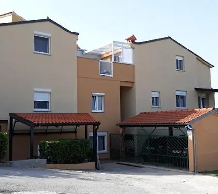 Piranesi Apartment *