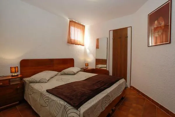 Apartament Piranesi With A Parking Space Pula