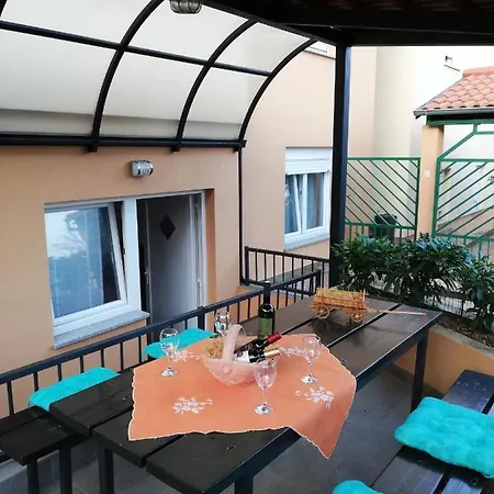 Piranesi With A Parking Space * Pula