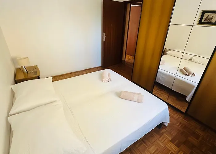 Piranesi Apartment *