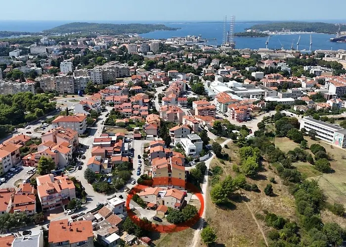 Piranesi With A Parking Space * Pola